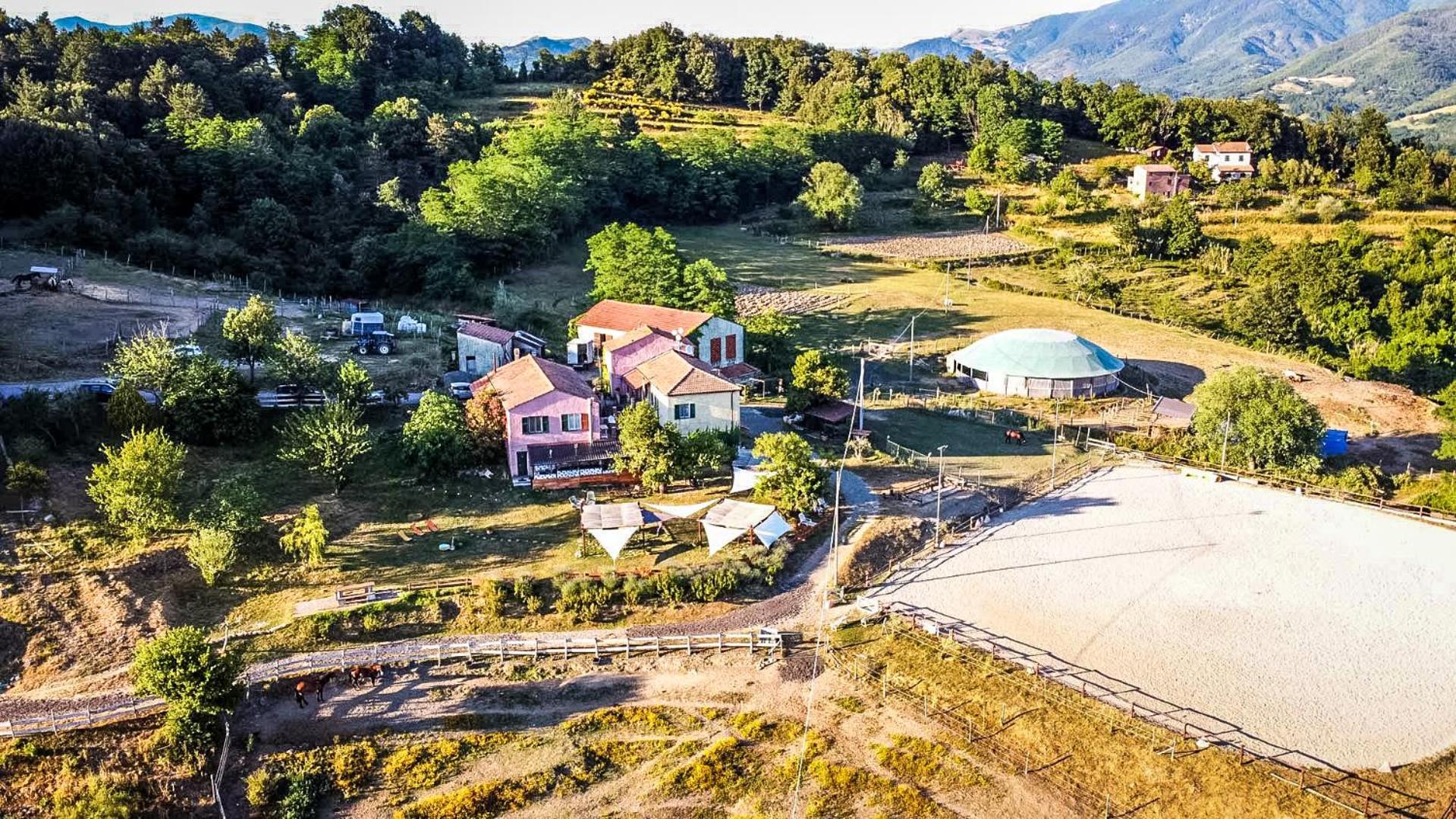 Agriturismo Dei Legi San Pietro Vara Exteriör bild