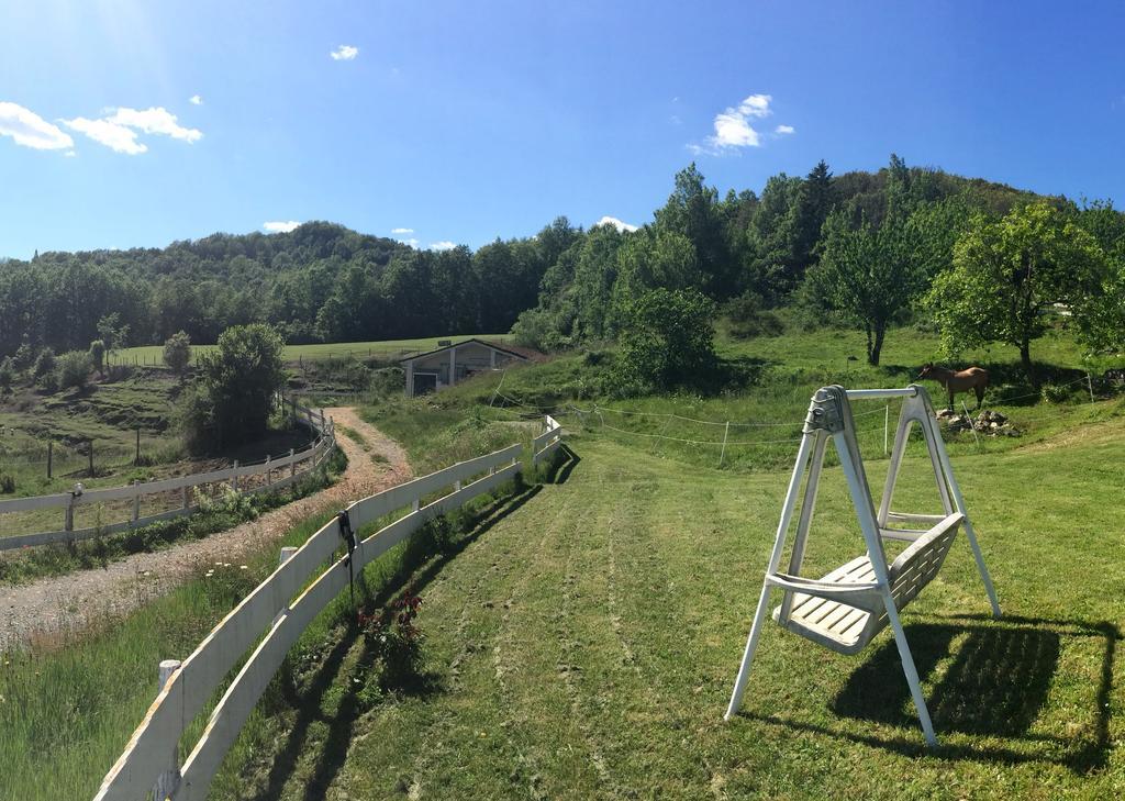Agriturismo Dei Legi San Pietro Vara Exteriör bild