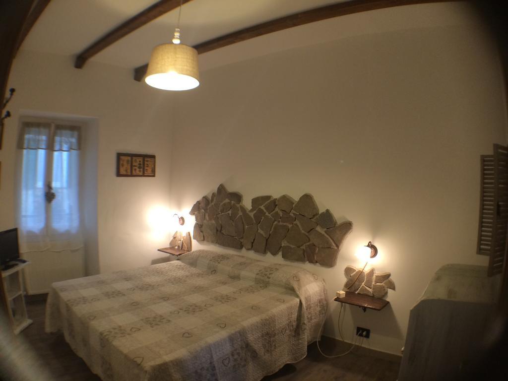 Agriturismo Dei Legi San Pietro Vara Exteriör bild