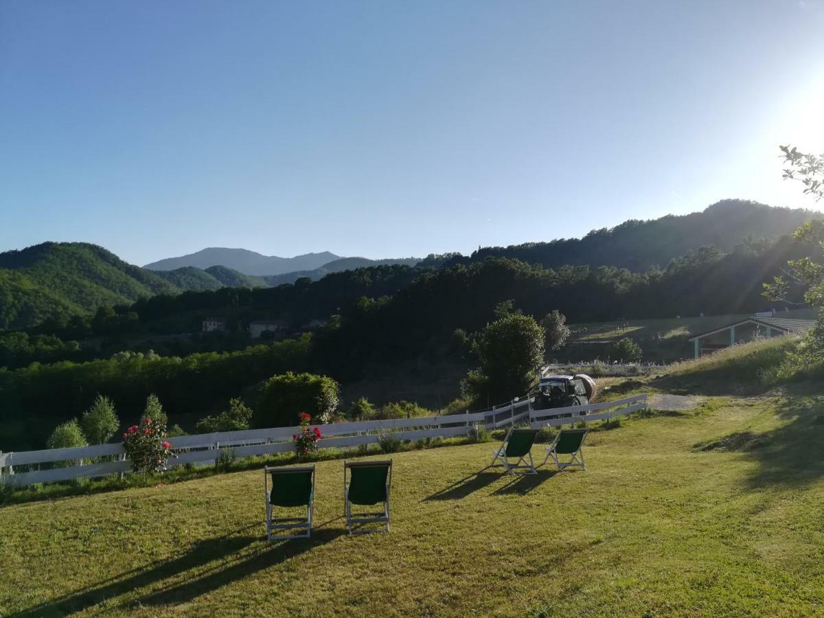 Agriturismo Dei Legi San Pietro Vara Exteriör bild